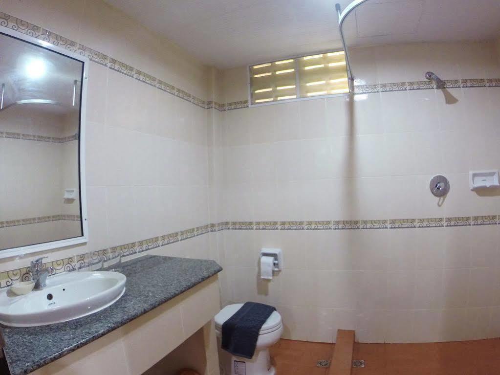 Oyo 523 Aa Pattaya Ville Esterno foto