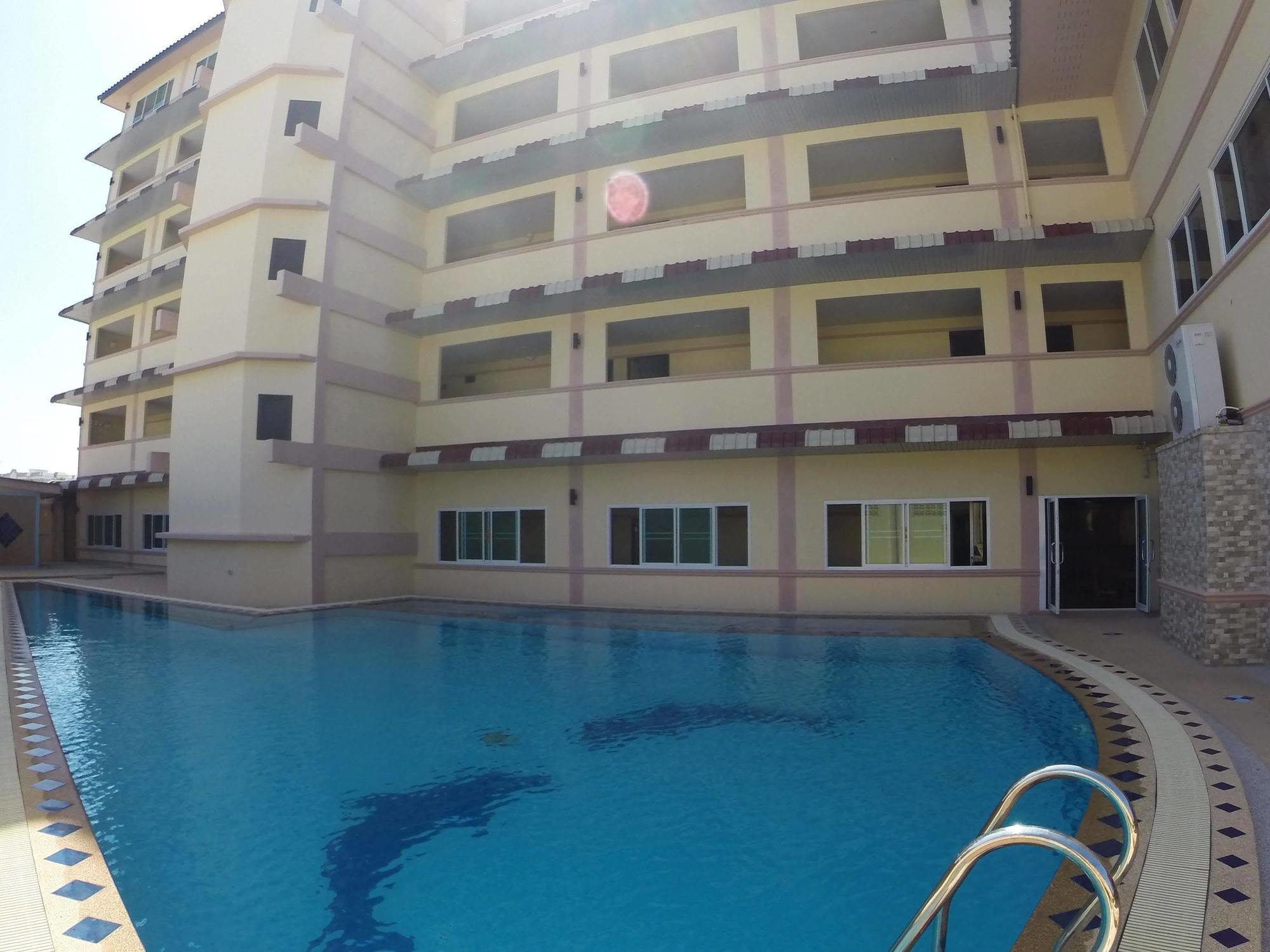 Oyo 523 Aa Pattaya Ville Esterno foto